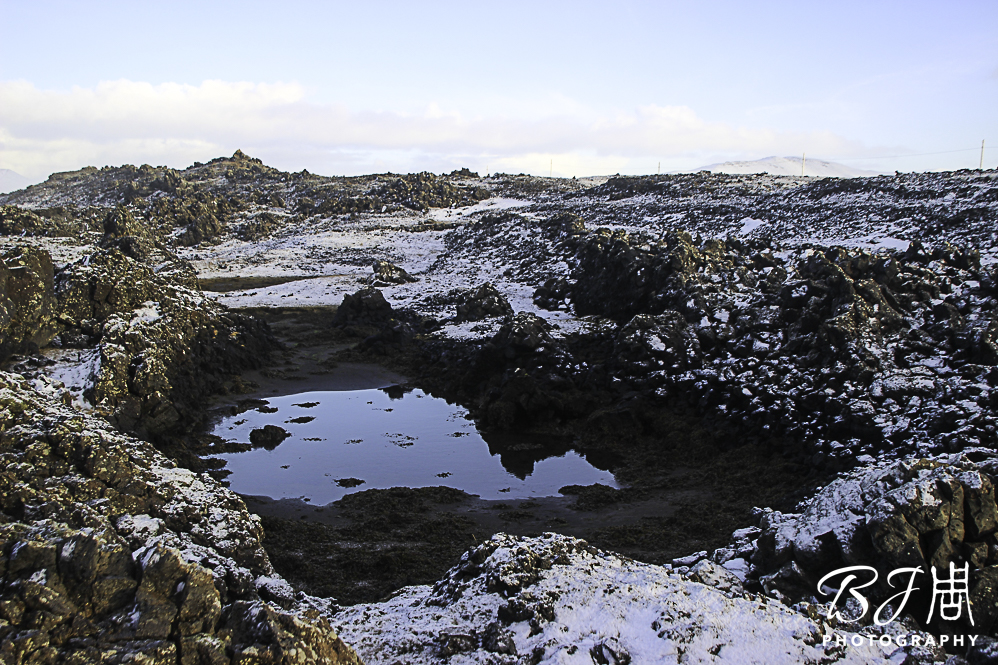 霍普斯內斯半島也是火山爆發形成的沙嘴，島上覆蓋崎嶇荒瘠的熔岩